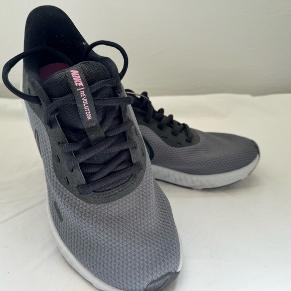 Nike Revolution shoes size 7.5 - Picture 2 of 5
